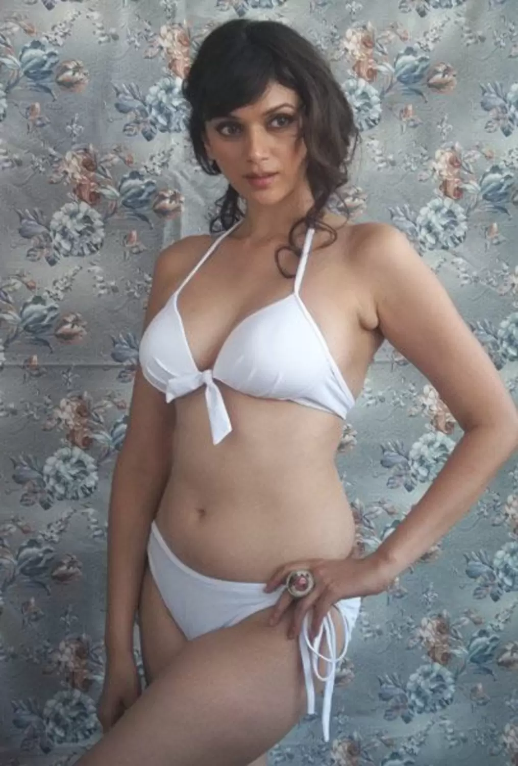 Aditi Rao Hydari White Bikini Nude Pic